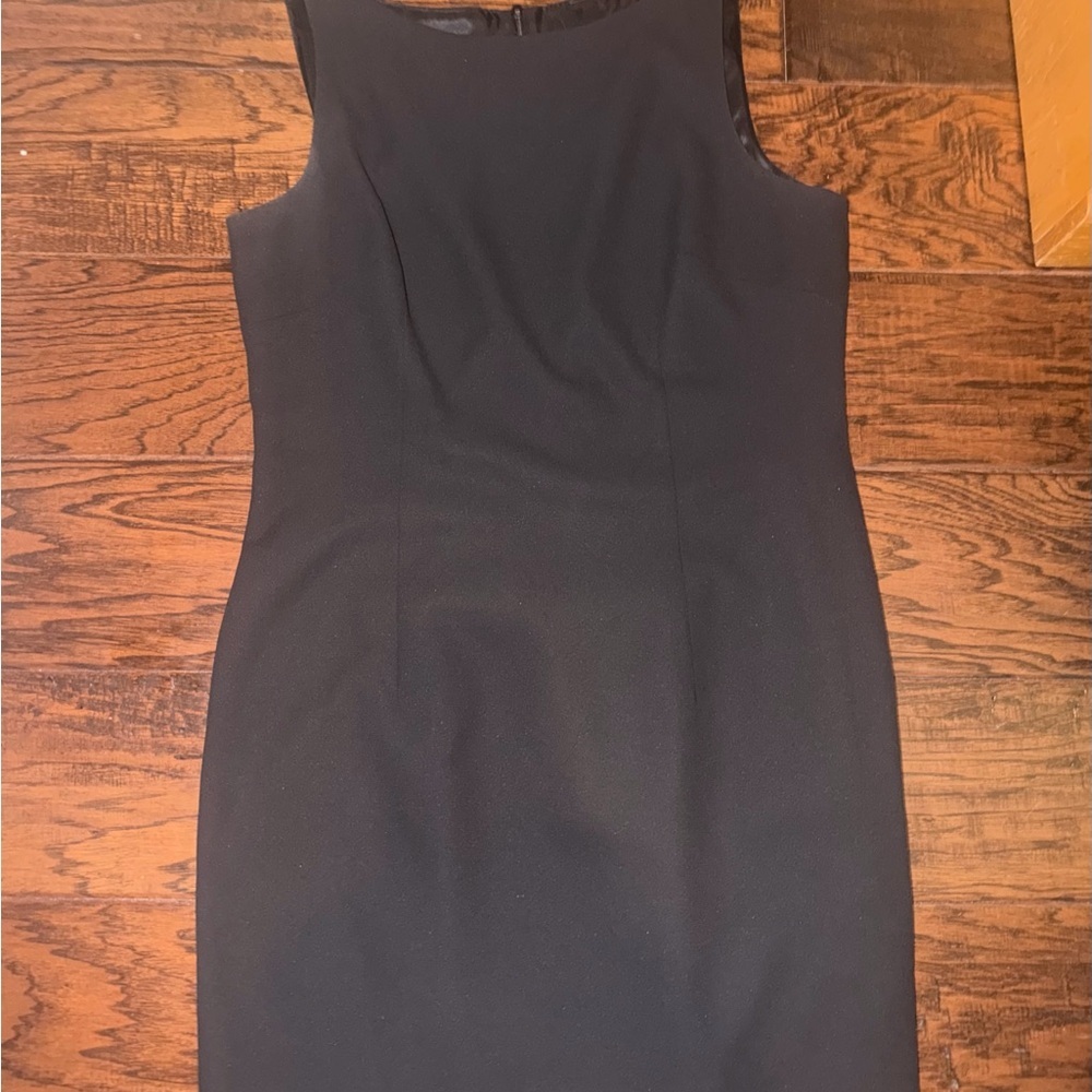 Laundry by Shelli Siegel Classic Black Sleeveless Sheath Dress​ - Picture 4 of 5